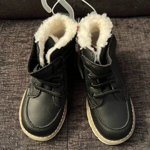 TODDLER BOY'S OLD NAVY FLEECE LINED BLACK BOOTS-SIZE 8-NWT!